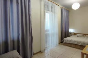 Апарт-отель Апартаменты Левада. Апартаменты трехместный люкс с балконом 35 2