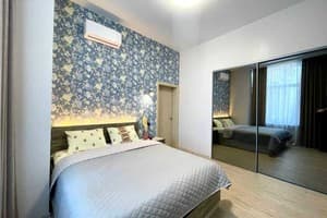 Квартира Central Sreet on Sumskaya. Апартаменты 6-местный Сумская 82а/22 3