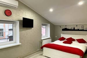 Апарт-отель На Набережной. Апартаменты двухместный №3 второй этаж 1