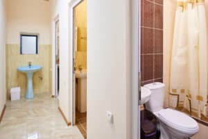 Хостел Perron. Место в общем 6-местном номере  8